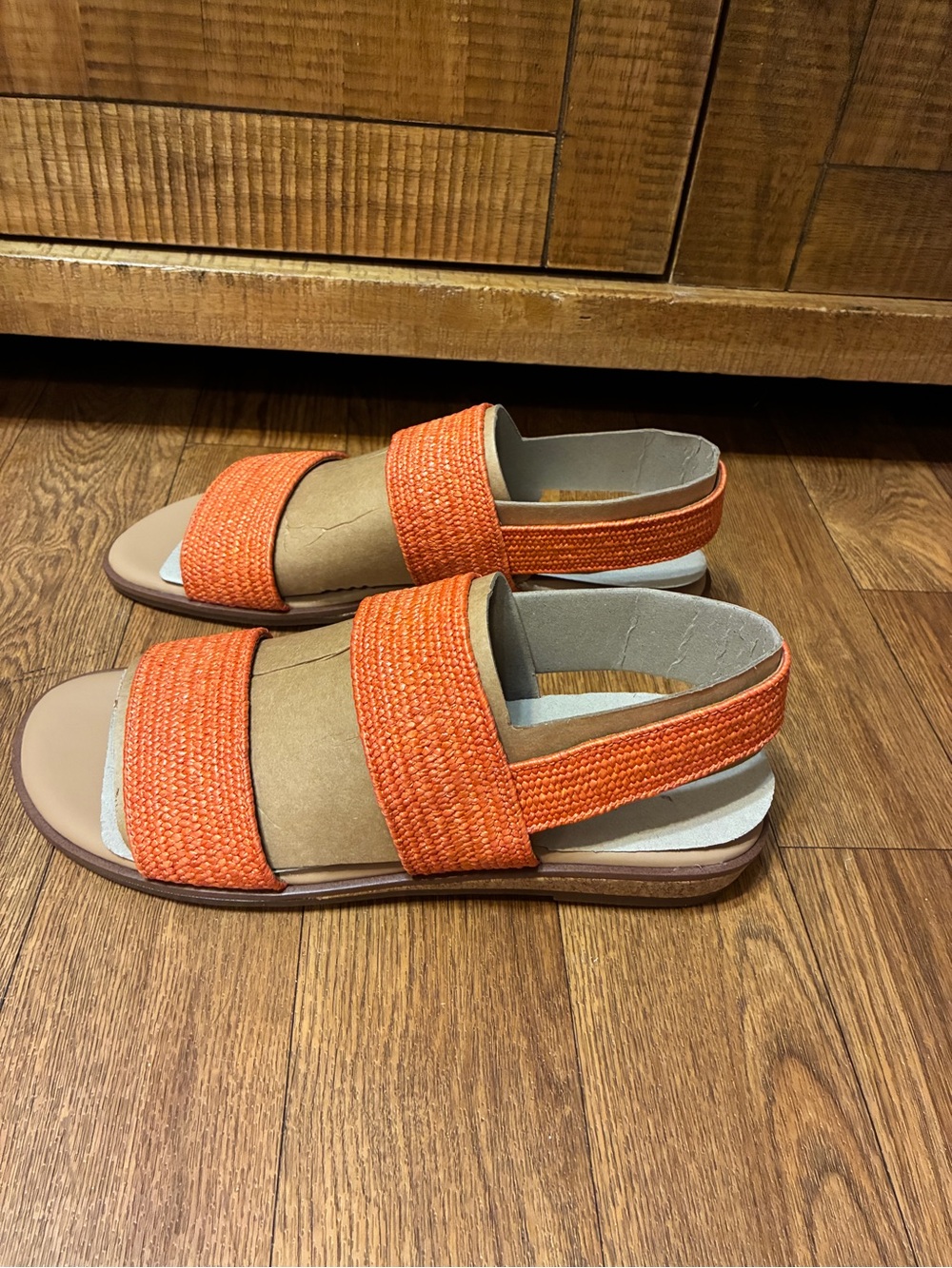 Women’s Easy Spirit Orange Two-Strap Sandals Size 8 NWT
